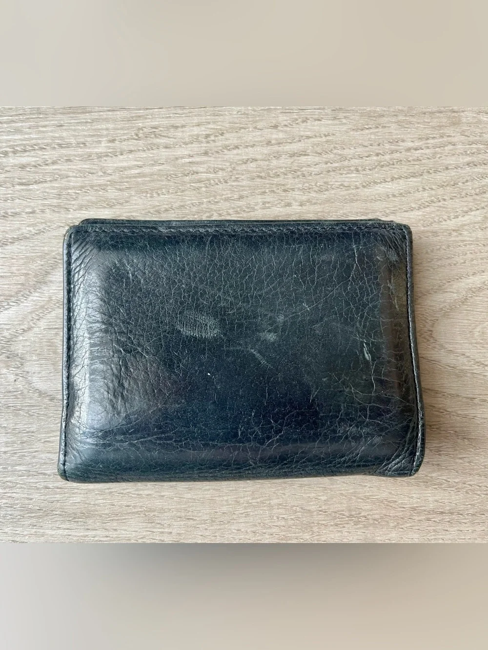 Classic Black Genuine Leather Men's Bi-Fold Wallet - Timeless Style